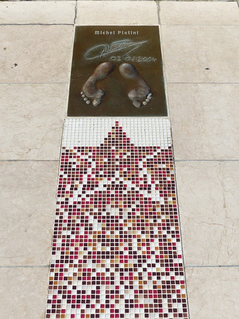 追求表面繁 追求表面繁